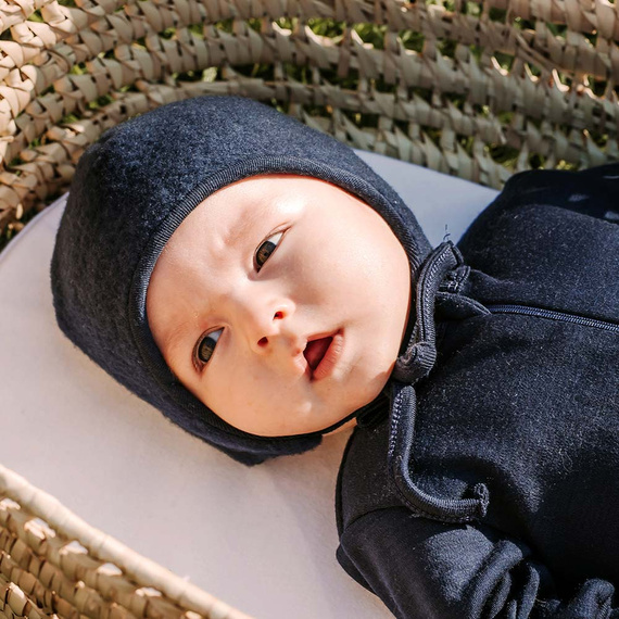 Merino Tiered baby sapka Eevi tengerészkék - 100% merinó gyapjú, hőszabályozás