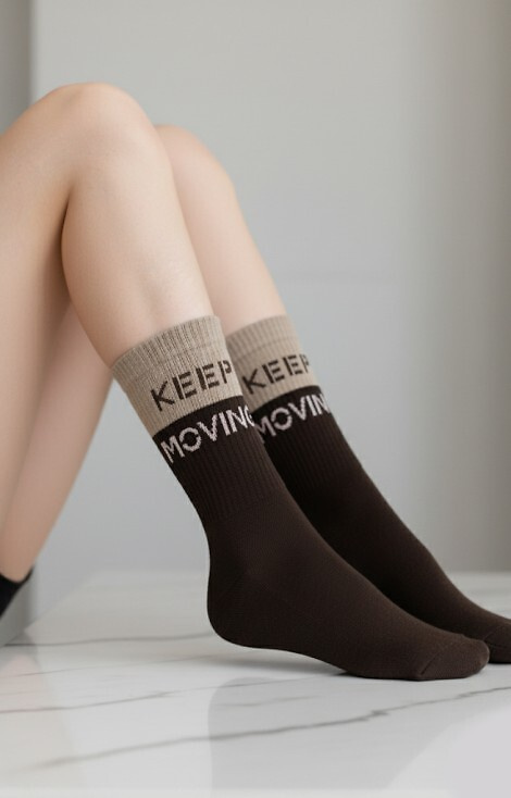 0071-008 Egyedi női zokni Milena barna - fél frottír, pamut, meleg és kényelmes