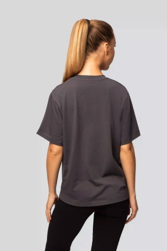 Női Urban pamut póló grafit színben - Rövid ujjú, klasszikus szabás, divatos hasítékkal | Kiváló minőségű anyag, elaszticitás