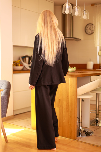 Emi - elegáns női kabát, 95% pamut 5% elasztán | lengyel márka Mirale - fekete