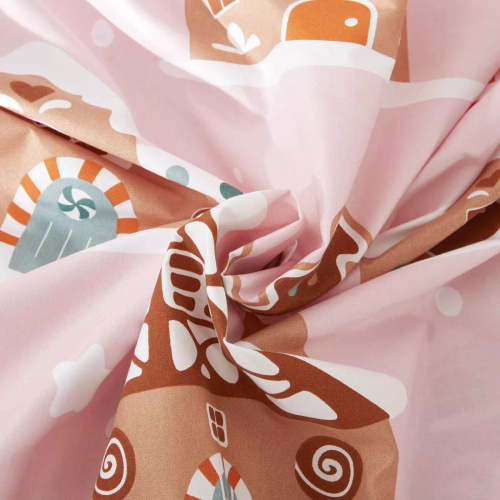 Gingerhouse karácsonyi mikroszatén ágynemű mézeskalács házikók rózsaszín I25 Spod Igły i Nitki - puha, sima és tartós