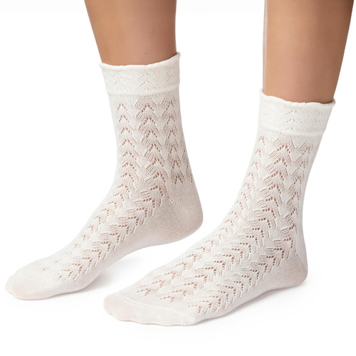 Steven 205 – női ажур pamut zokni, kényelmes szárvéggel ecru 002