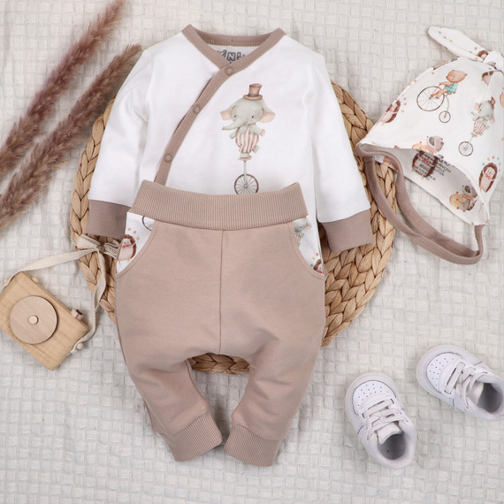 ABN-5582 Circus bébi borítékos bodysuit by Nini - 100% organikus pamut, nikkelmentes kötőelemek, Lengyelországban készült