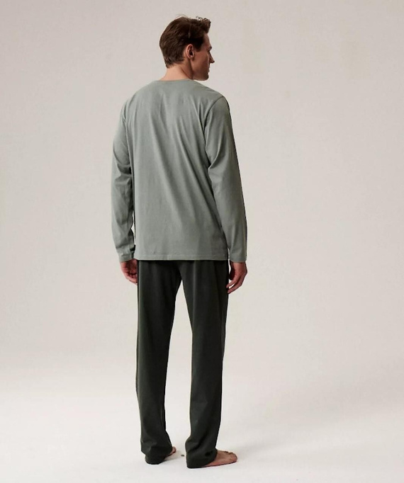 Férfi pizsama NMP-392 Atlantic -zöld/khaki pamut, hosszú ujjú, stílusos szett a hűvös éjszakákhoz