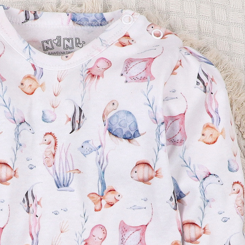 ABN-5475 Víz alatti világ bébi bodysuit Nini- organikus pamut, hosszú ujjú, hosszú ujjú