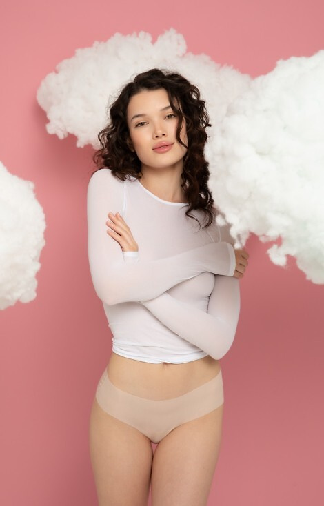 Mousse Classic Julimex- bézs - női varrás nélküli bugyi, ultrakönnyű, láthatatlan a ruha alatt