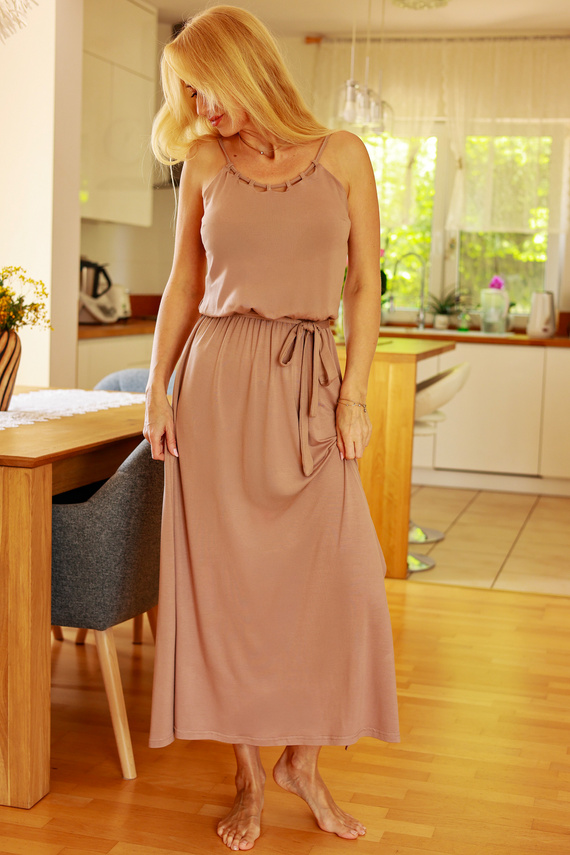 Grace Mirale - Hosszú viszkóz ruha hasítékkal | Lengyel gyártmány - latte