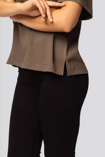 Urban khaki- Női pamut póló, rövid ujjú, klasszikus szabású, divatos, hasítékkal | Kiváló minőségű anyag, elaszticitás