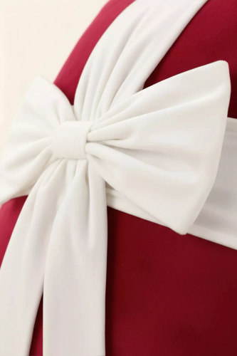 Karácsonyi masni karácsonyi párnahuzat BN23 Spod Igły i Nitki - fehér bordó masnival, bársony/aksamit