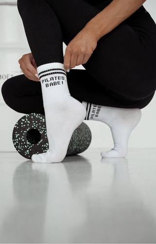 0200-189 Pilates Babe! Női zokni Milena fehér - pamut