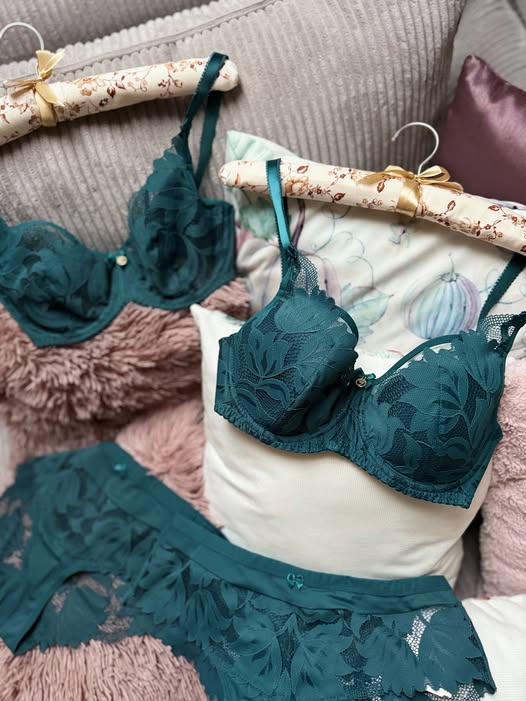 Gaia BS 1135 Nike zöld színű, puha merevítős melltartó,