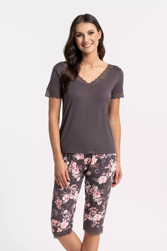 Női viszkóz pizsama Moraj PDD4900-0286 barna V-nyakkivágással