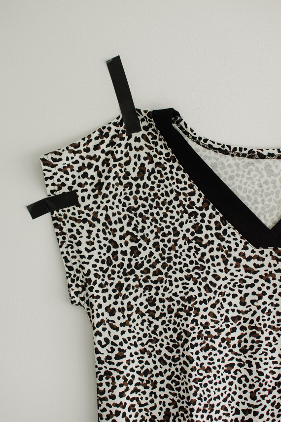 853 Kendall De Lafense - Panther viszkóz hálóing - ekrü színű terepszínű