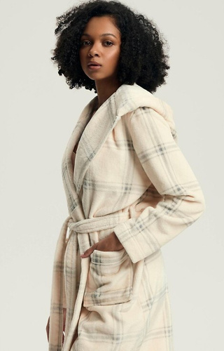 43596 Danna női köntös Henderson fehér - csuklyával, kockás