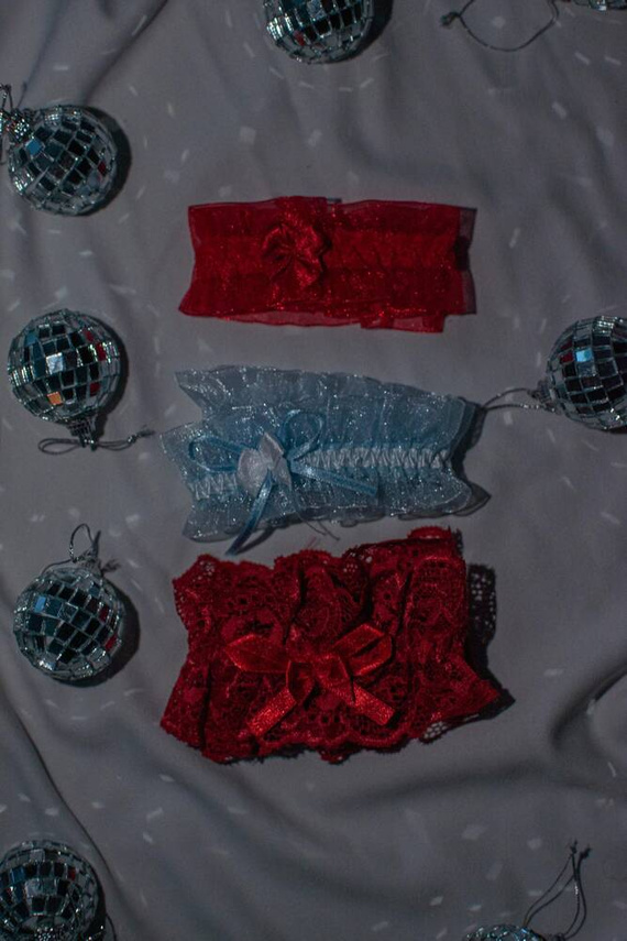 221 De Lafense sifon harisnyakötő - piros