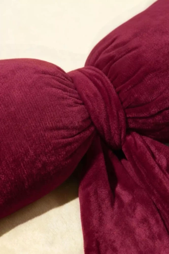 Karácsonyi Cocard párna Spod Igły i Nitki - bordó bársony párna, Öko-Tex tanúsítvánnyal