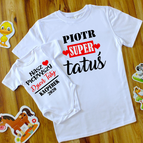 SKU N052TS-1 "Első apák napja + Szuper apa névvel" szett - Moocha férfi bodysuit + póló, személyre szabott, pamut, tökéletes apák napi ajándék.