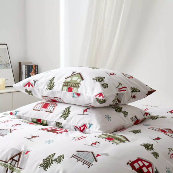 Síelés karácsonyi pamut szatén ágynemű Spod Igły i Nitki fehér piros zöld - elegáns és puha