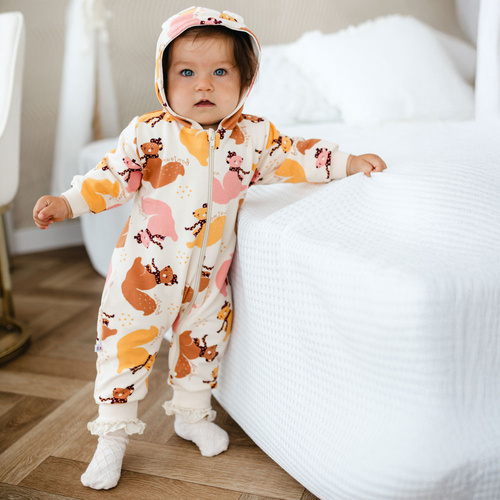 Fluffy Tails Eevi gyermek tréningruha - ekrü, kapucnival és őszi mintával