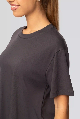 Női Urban pamut póló grafit színben - Rövid ujjú, klasszikus szabás, divatos hasítékkal | Kiváló minőségű anyag, elaszticitás