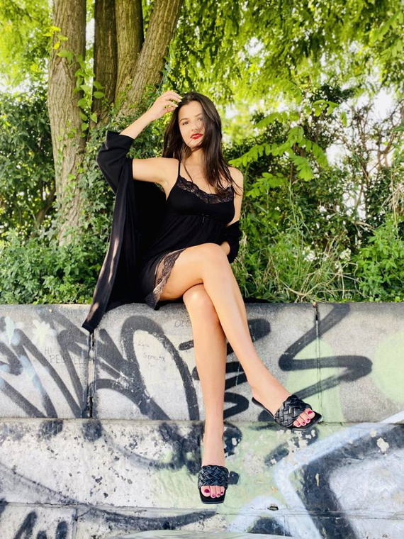 871 / 529 Visa Női fürdőköpeny Forex - fekete