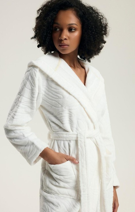 43612 Daryl Női Henderson krémszínű fürdőköpeny - kapucnival, dombornyomott mintával