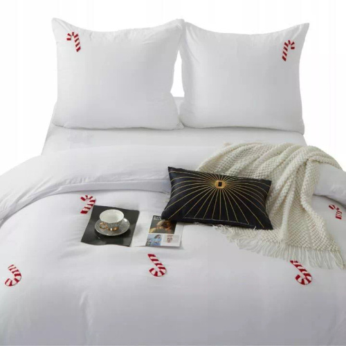 Cuty Candycanes karácsonyi mikroszálas ágynemű Spod Igły i Nitki - fehér, 3D cukornád applikációkkal, cipzáras záródással