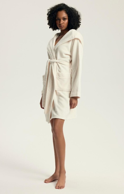 43599 Darlan Női kapucnis köntös Henderson krém - puha, könnyű, térd alá érő, térdig érő