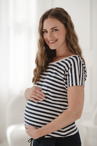 Two Ways Terhesség és szoptatás blúz | Rövidujjú, kényelmes Milk&Love sötétkék és fehér csíkos, rövid ujjú