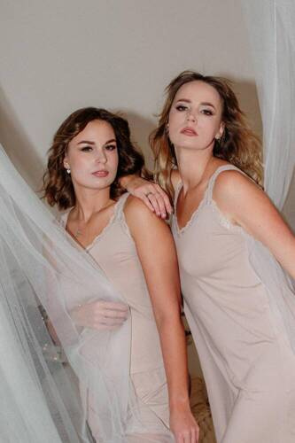 771 Mogyoró hálóing De Lafense - homok