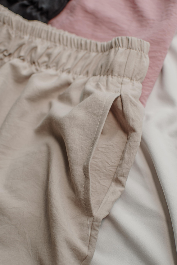 Maeve 875 De Lafense női pizsamanadrág - hosszú, egyszínű, zsebekkel - homokszínű