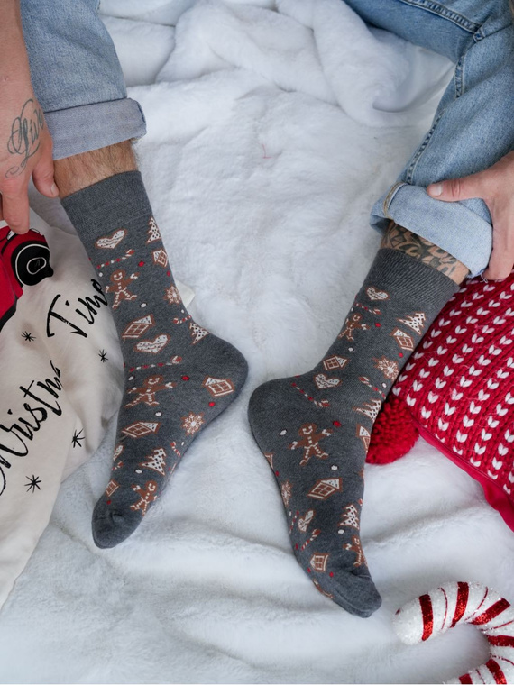 1290-037 Férfi karácsonyi zokni Milena - Christmas Gingerbread, Dark Melange