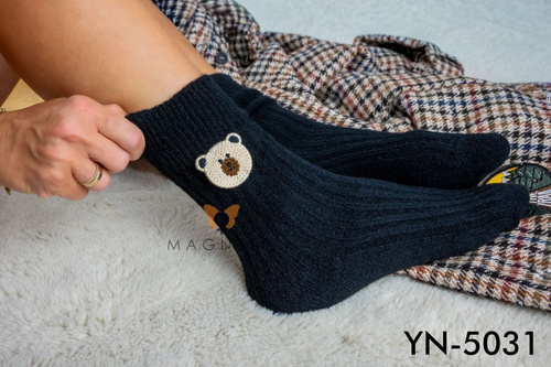 YN5031 Teddy mackó Meleg női zokni Magnetis fekete csíkos hímzéssel