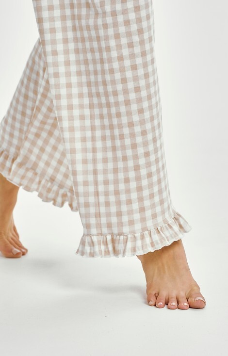 3438 Vera Taro női pamut pizsama bézs - hosszú ujjú, kockás, fodros nadrággal