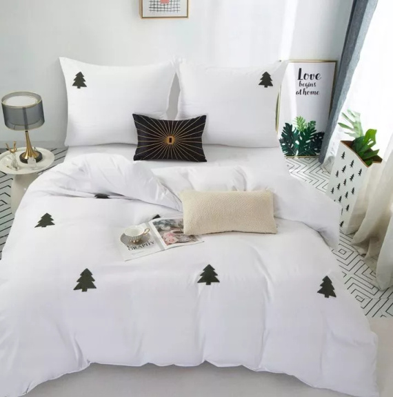 Cuty Christmas mikroszálas karácsonyi ágynemű Spod Igły i Nitki - fehér, 3D applikált zöld karácsonyfával, cipzárral zárható