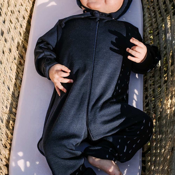 Merinó bébiruha Eevi - tengerészkék, 100% merinó gyapjú, megfordítható cipzárral