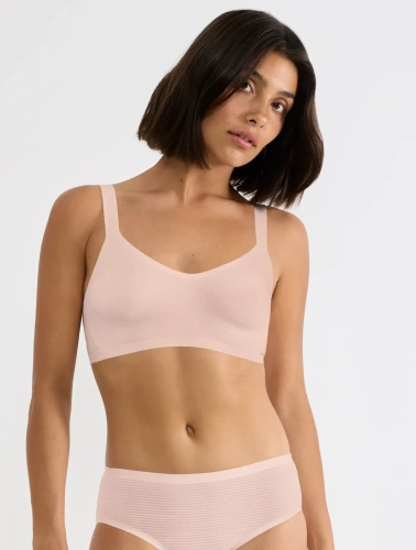 sloggi ZERO Feel Air varrásmentes bralette, könnyű és légáteresztő cherry pink