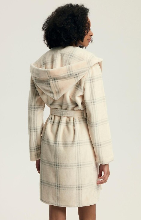 43596 Danna női köntös Henderson fehér - csuklyával, kockás