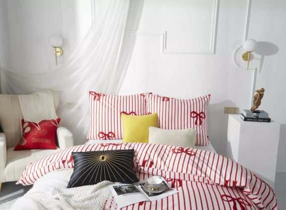 Xmass Bow karácsonyi mikroszatén ágynemű fehér piros íjak I25 Spod Igły i Nitki - puha, sima és tartós