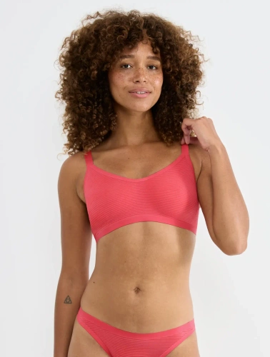 sloggi ZERO Feel Air varrásmentes bralette, könnyű és légáteresztő flamingo