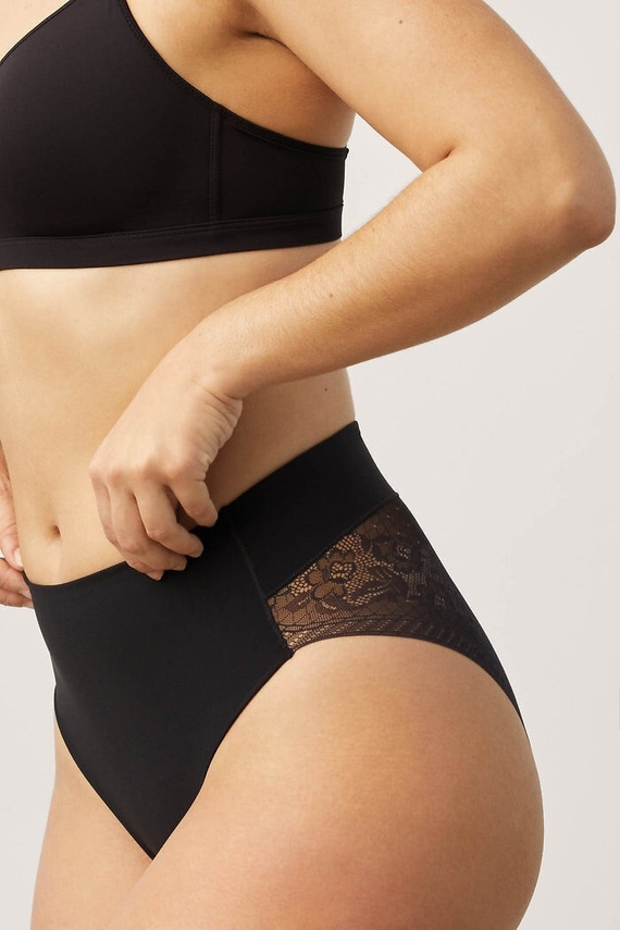 19617 Ysabel Mora női bugyi fekete - csipkés, kényelmes, klasszikus