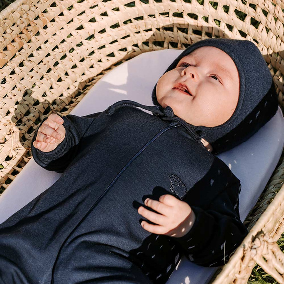 Merino Tiered baby sapka Eevi tengerészkék - 100% merinó gyapjú, hőszabályozás