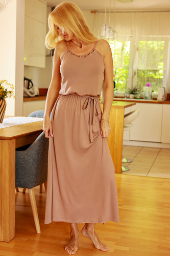 Grace Mirale - Hosszú viszkóz ruha hasítékkal | Lengyel gyártmány - latte