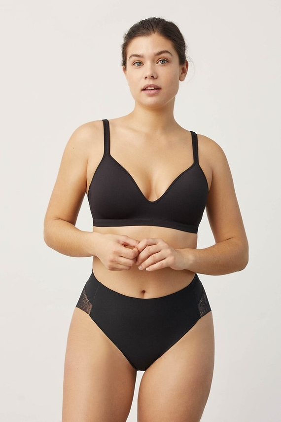 19617 Ysabel Mora női bugyi fekete - csipkés, kényelmes, klasszikus