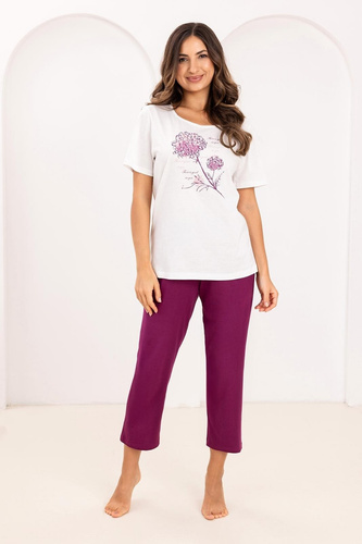 Női pamut pizsama Regina 734 ecru- 100% pamut, rövid ujjú, nyomtatott ing, 7/8 nadrág, prémium kényelem, prémium komfort