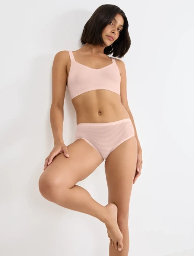 sloggi ZERO Feel Air Hipster varrásmentes női alsó cherry pink