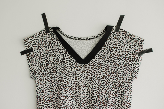 853 Kendall De Lafense - Panther viszkóz hálóing - ekrü színű terepszínű