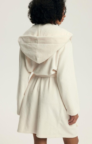 43599 Darlan Női kapucnis köntös Henderson krém - puha, könnyű, térd alá érő, térdig érő