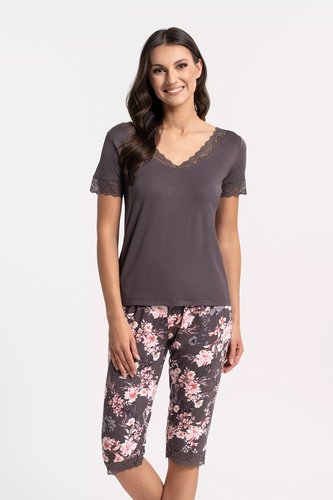 Női viszkóz pizsama Moraj PDD4900-0286 barna V-nyakkivágással