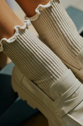 577 Nana zokni Gabriella krémszínű, bordázott, lurex és fodros zokni